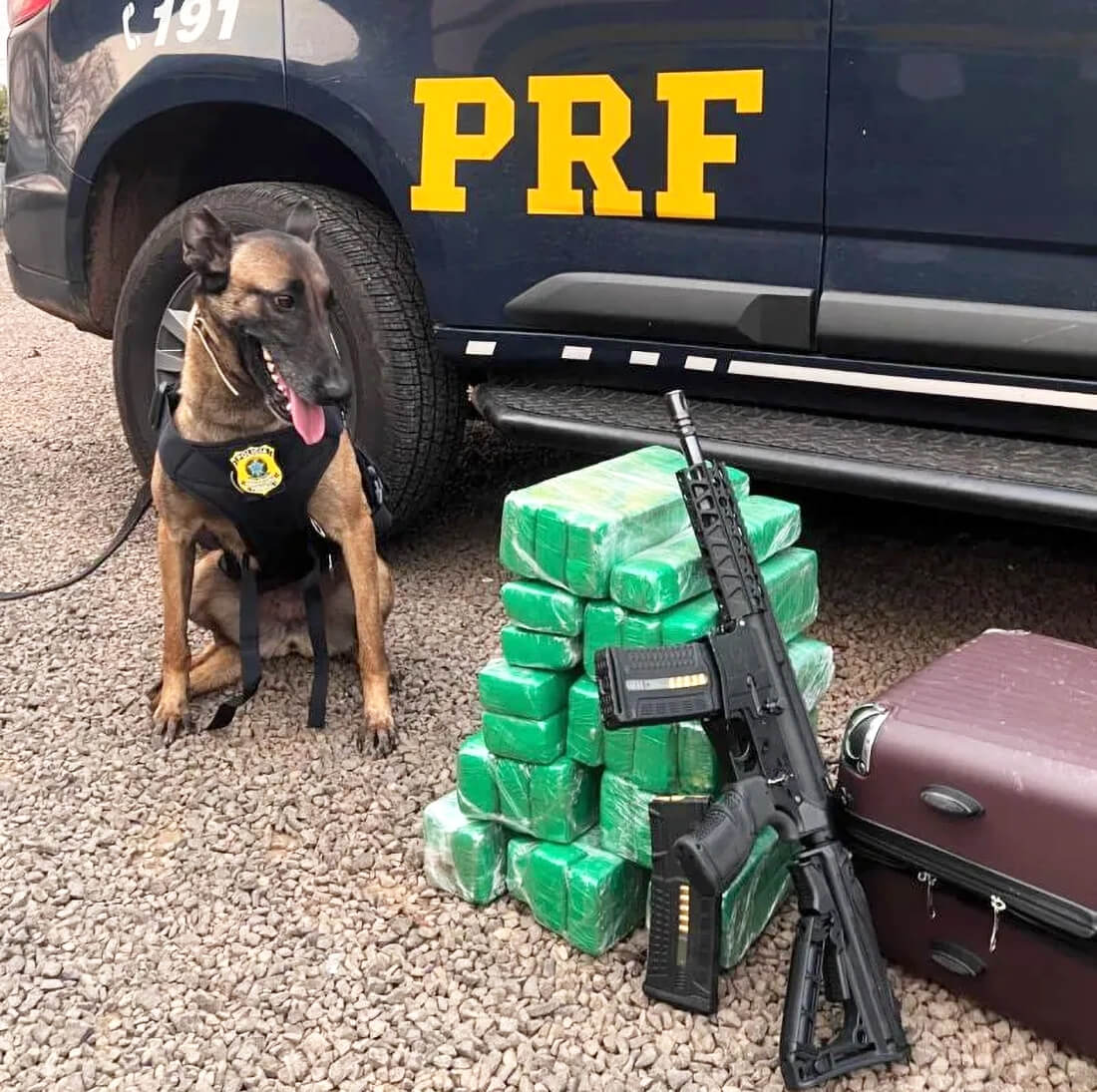 Capa Adolescente é apreendida com maconha, fuzil e munições em ônibus que iria de Chapecó para o RS