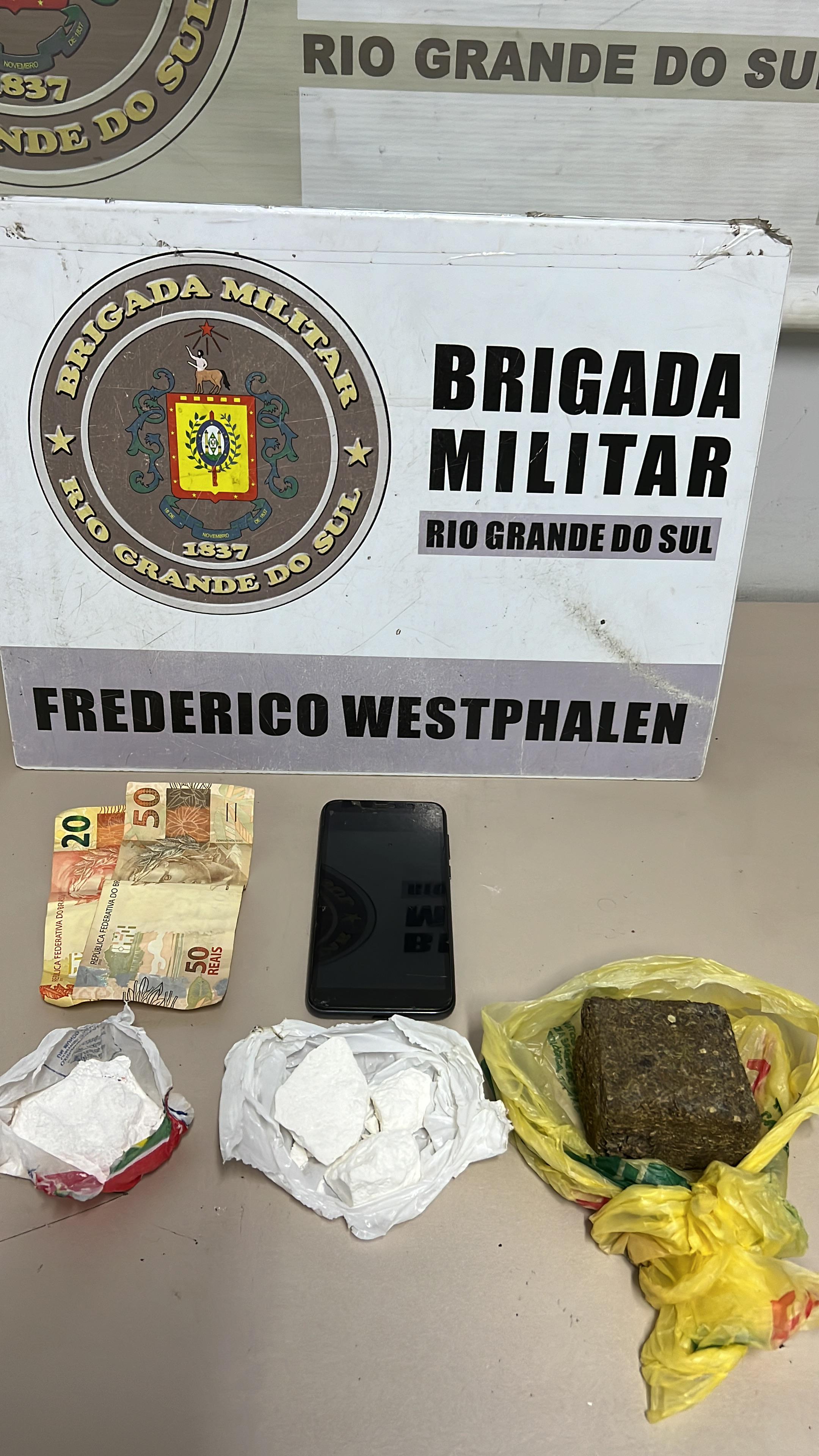 Capa Brigada Militar prende homem por tráfico de drogas em Frederico Westphalen