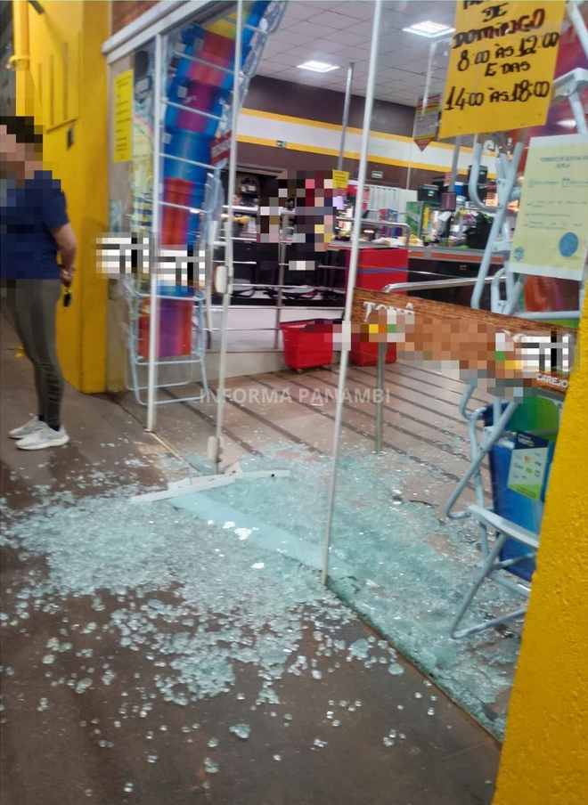 Capa Noite de terror: Assalto em mercado para Condor