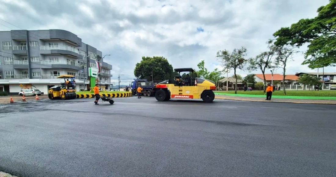 Capa Obras de recapeamento asfáltico começam no centro de Tenente Portela