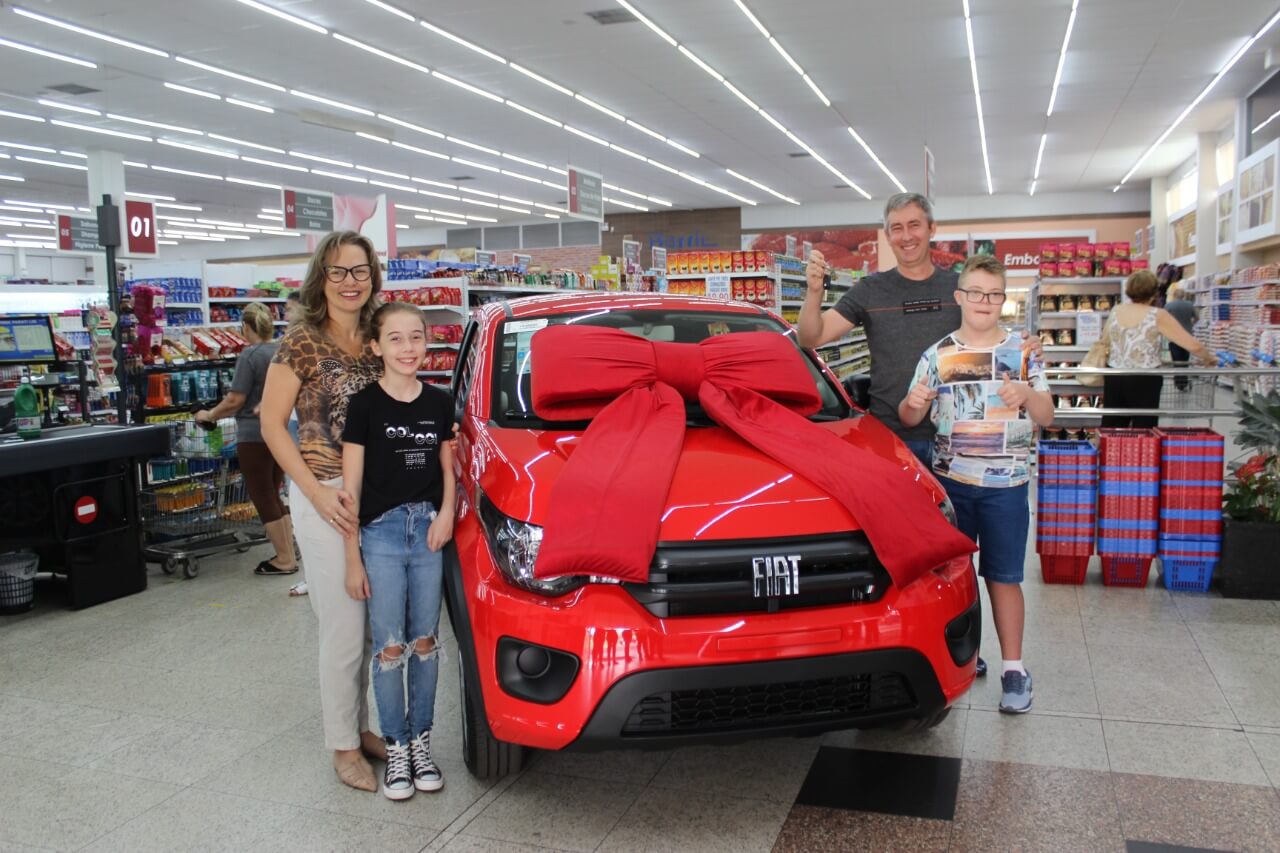 Capa AEFW entrega carro da Campanha Show de Prêmios 2022
