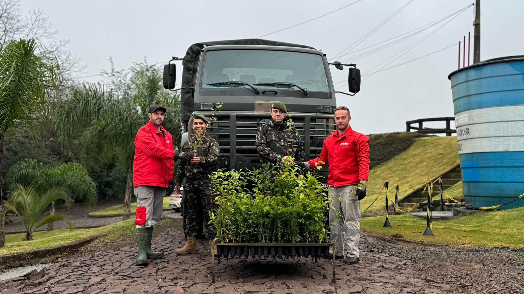 Capa Exército Brasileiro retira mudas no Horto Florestal da Creluz para ações de sustentabilidade