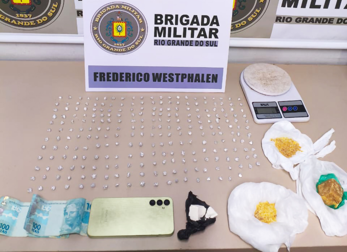 Capa Força Tática da Brigada Militar prende homem com pedras de crack e cocaína em Frederico Westphalen