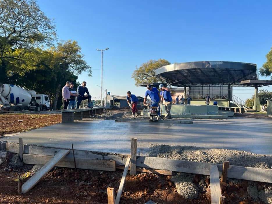 Capa Caiçara: segue em andamento a obra de revitalização da Praça Graulino Vernier