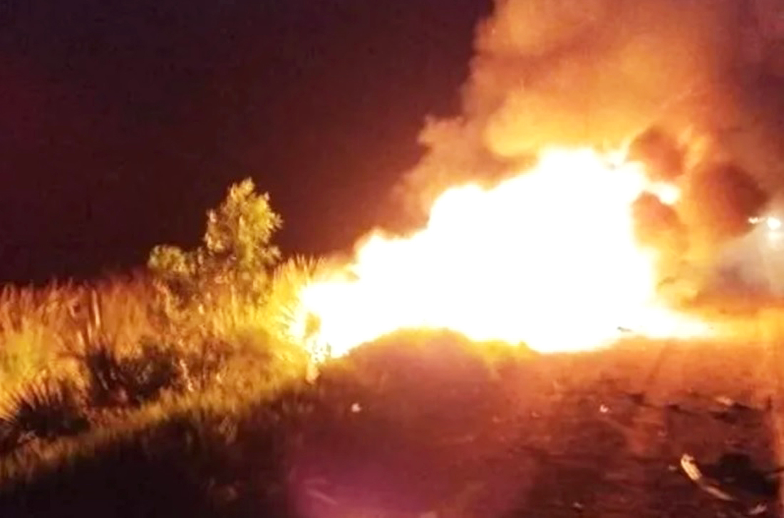 Capa Homem fica ferido e carro é destruído em colisão seguida de incêndio na RS-210