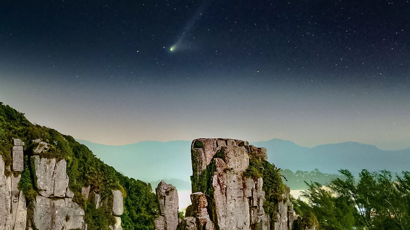 Capa Imagens mostram a passagem de cometa no céu do Rio Grande do Sul