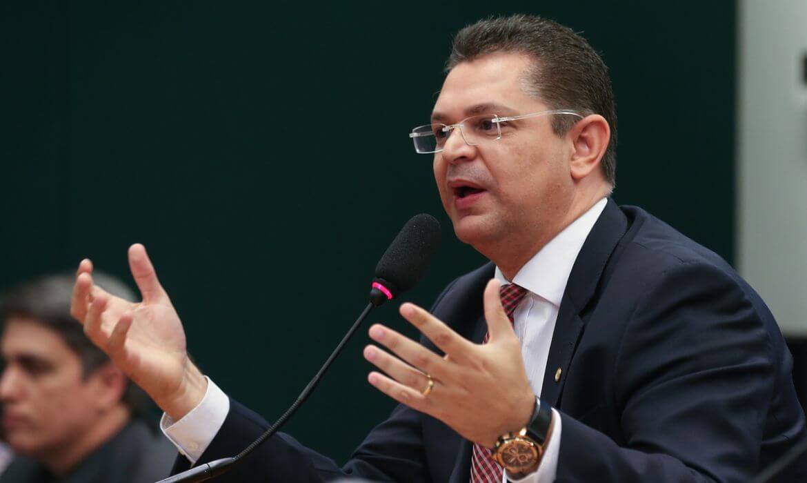 Capa Câmara aprova urgência de PL que equipara aborto ao crime de homicídio