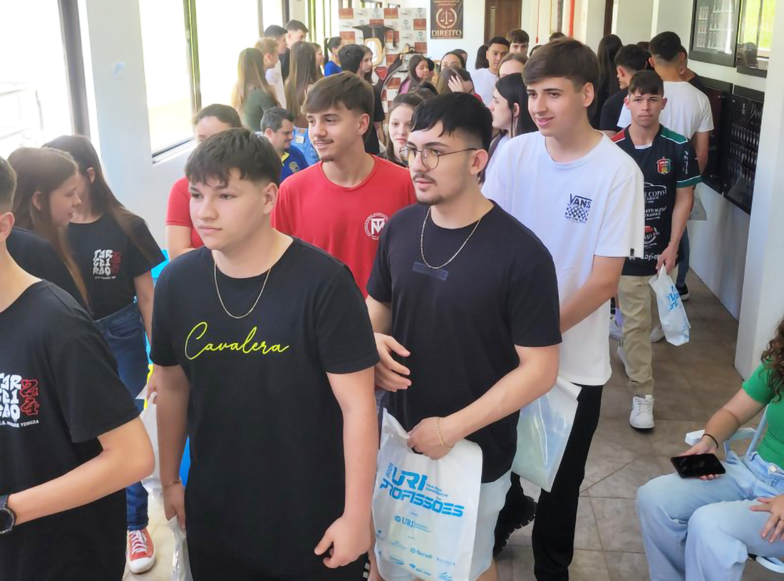 Capa URI Profissões: um dia de imersão no futuro acadêmico e profissional