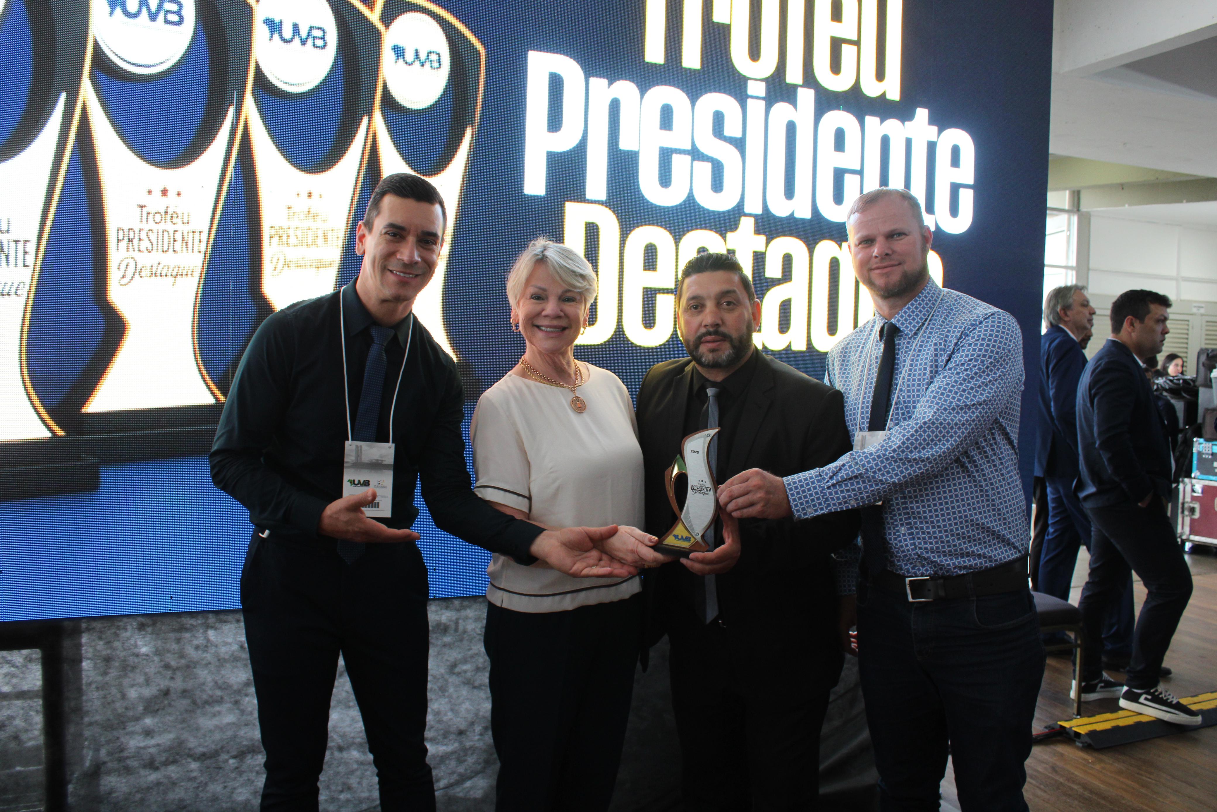 Capa Presidente da Câmara de Vereadores de Palmeira das Missões recebe Troféu Presidente Destaque 2025 em Brasília