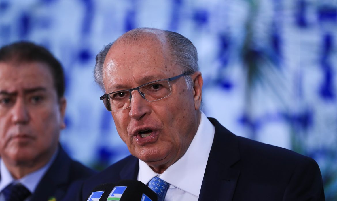 Capa EUA aliviam parte das sanções a produtos brasileiros, anuncia Alckmin