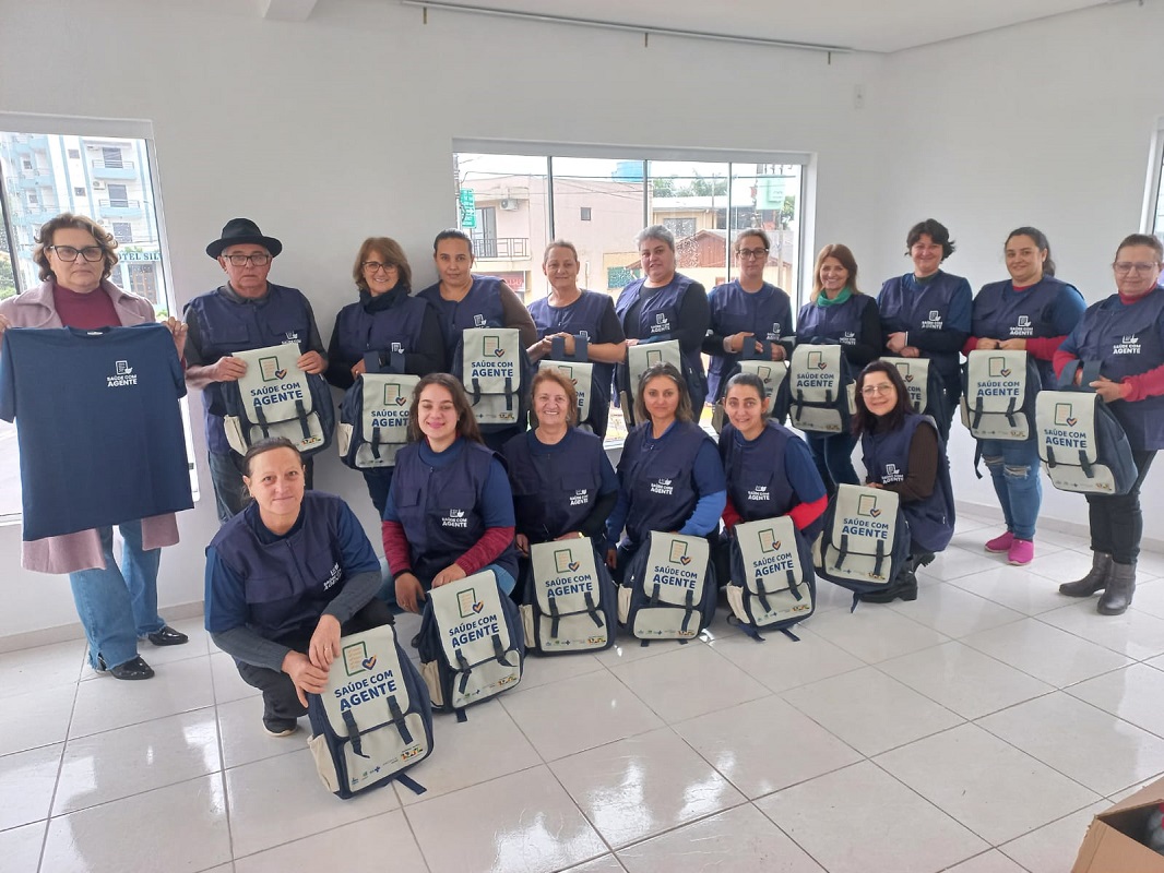 Capa Palmitinho: agentes de Saúde recebem novos uniformes