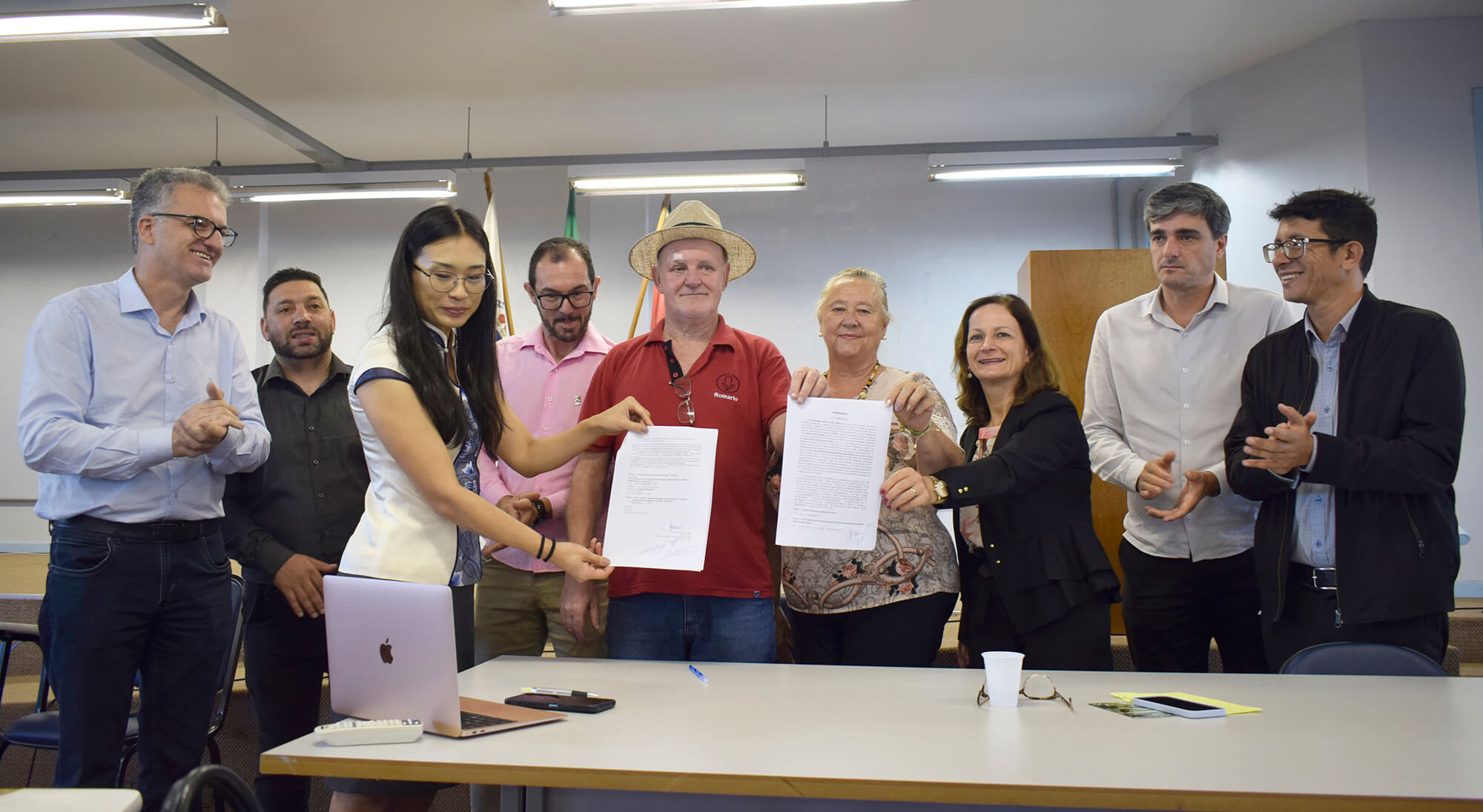 Capa UFSM Palmeira das Missões assina acordo com entidades brasileiras e chinesas para promover o desenvolvimento e o uso de plantas medicinais no Brasil