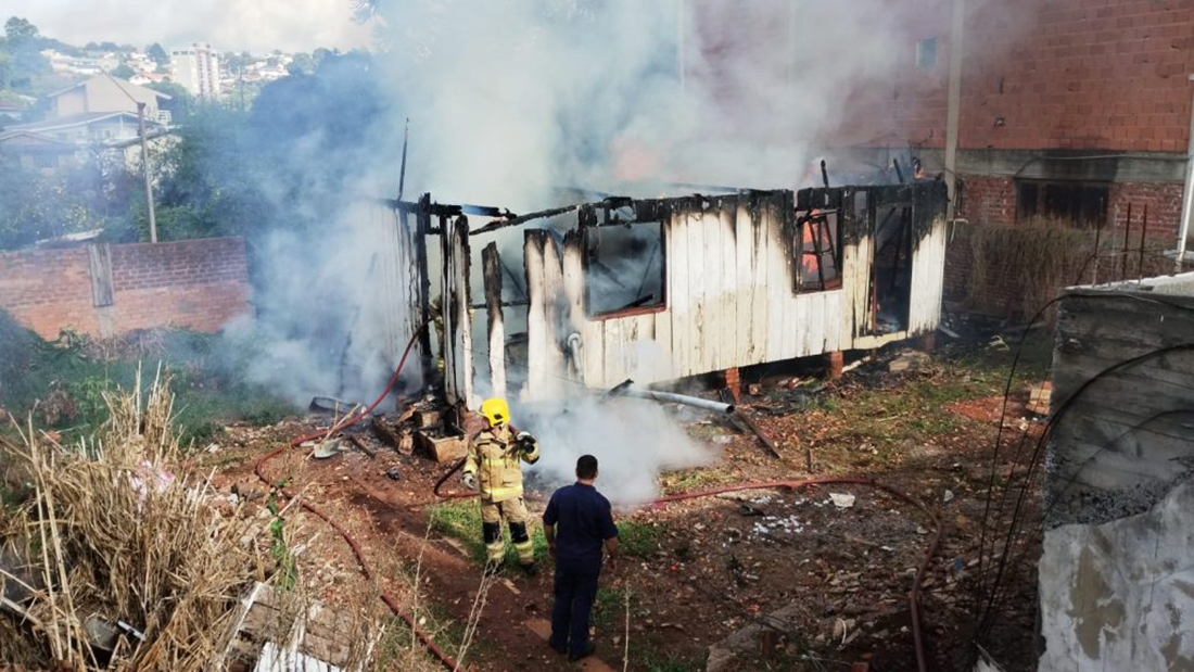 Capa Homem é preso por incendiar casa com filha de 7 anos dormindo em Passo Fundo