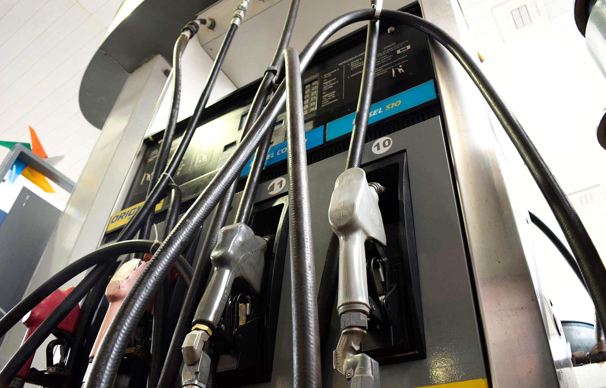 Capa Medida Provisória perde validade e imposto sobre diesel será zerado