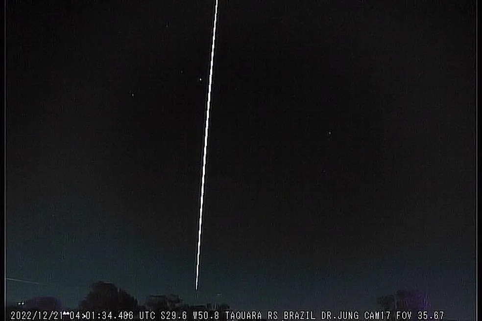 Capa Observatório acompanha passagem de meteoro pelo RS