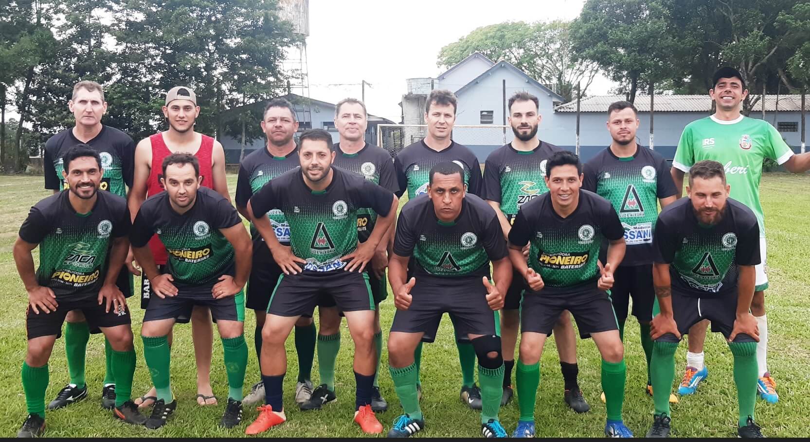 Capa Tarde esportiva reúne equipes de FW