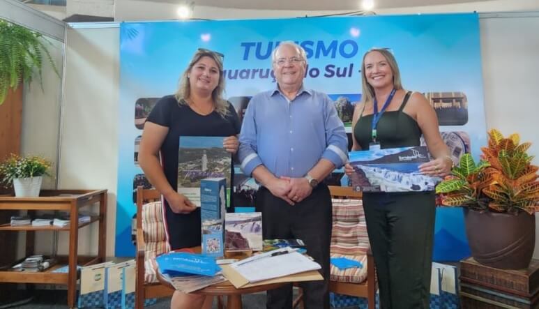 Capa Ametista do Sul: secretaria de Turismo divulga potencialidades locais em eventos da região