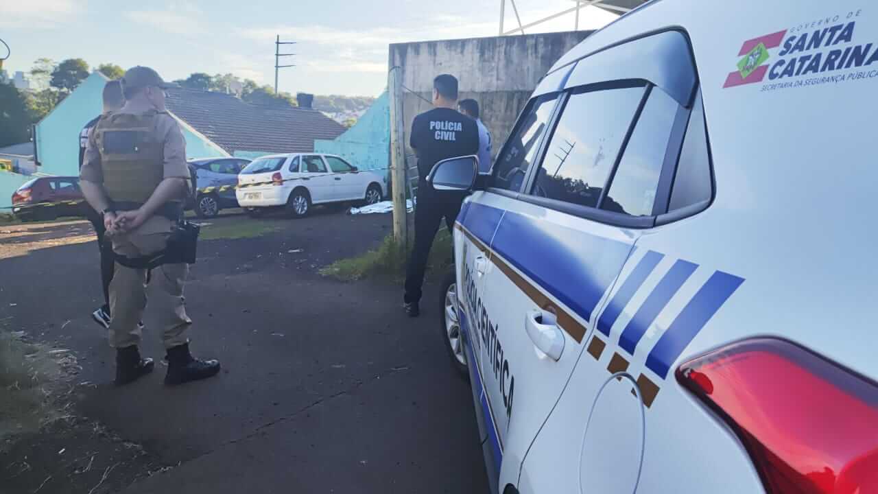 Capa Trabalhador é morto com seis tiros após briga em Chapecó