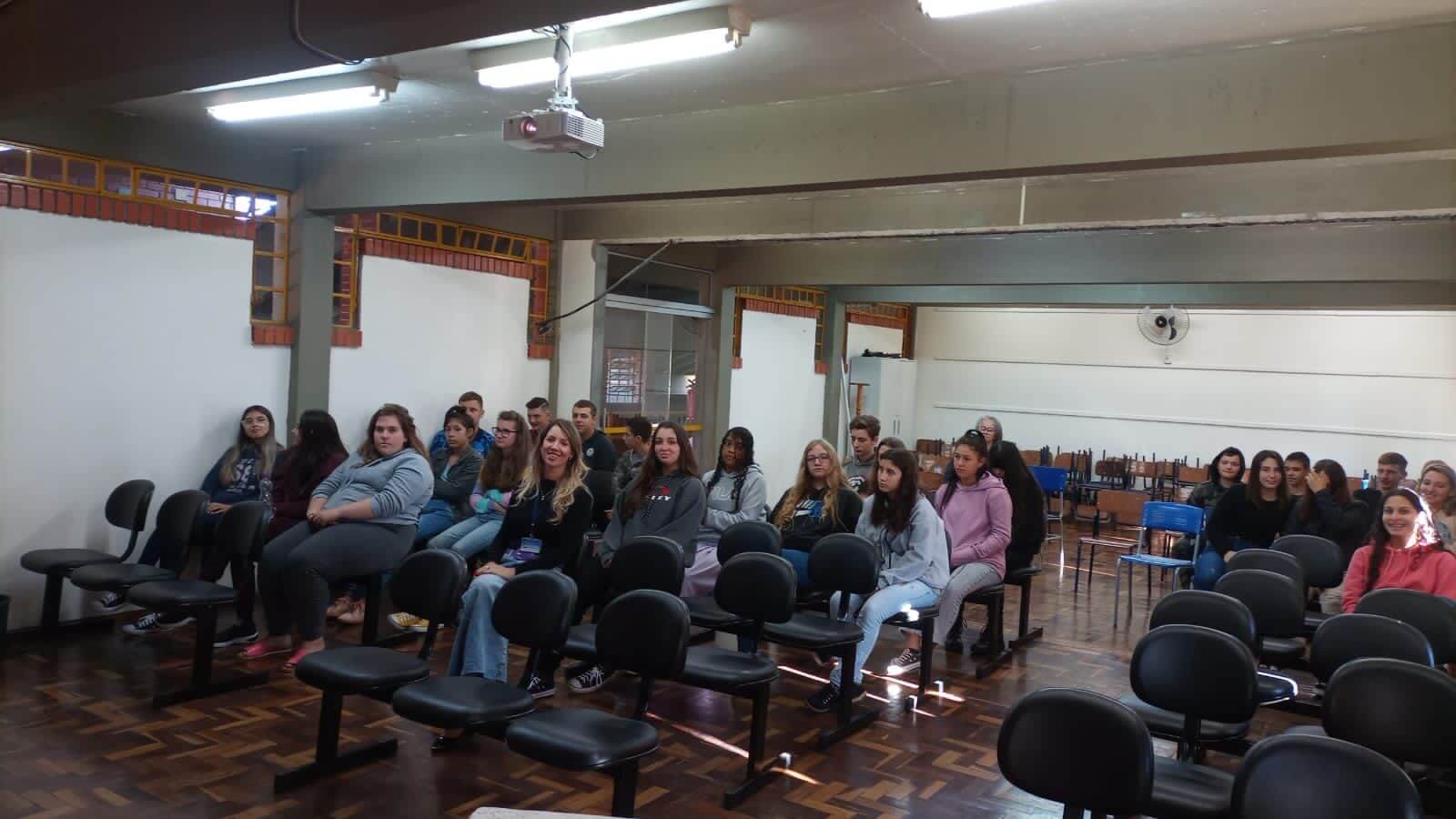 Capa Vista Alegre: Saúde realiza orientação para alunos