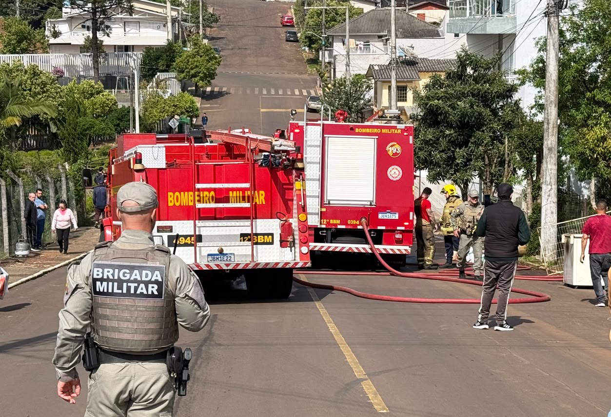 Capa Incêndio destrói residência no bairro Jardim Primavera em Frederico Westphalen