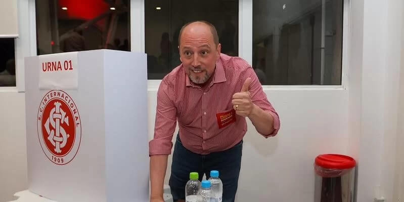 Capa Alessandro Barcellos é reeleito presidente do Inter