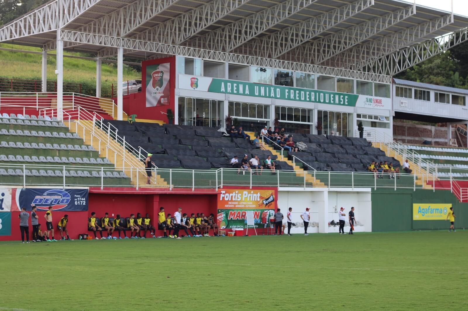 Capa União-FW confirma amistoso contra Inter-SM