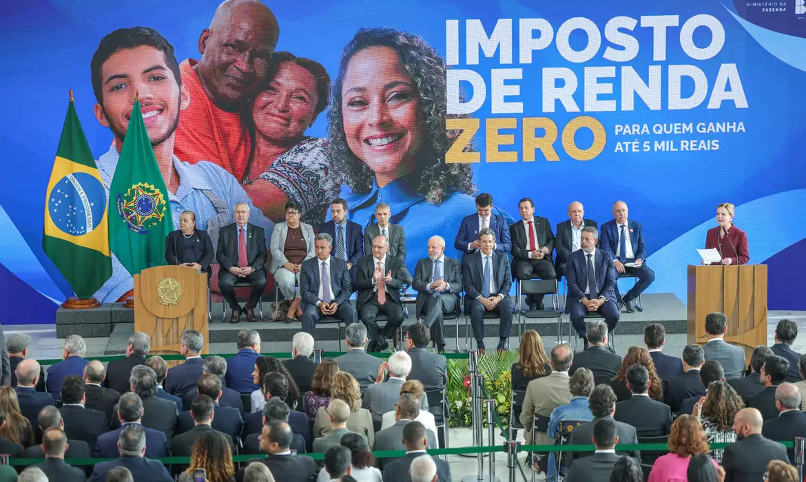Capa Lula sanciona isenção do IR para quem ganha até cinco salários mínimos