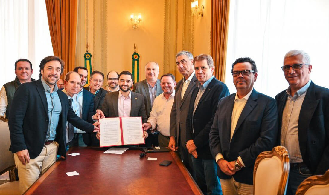 Capa Governador em exercício assina decreto com medida tributária para fortalecer setor leiteiro