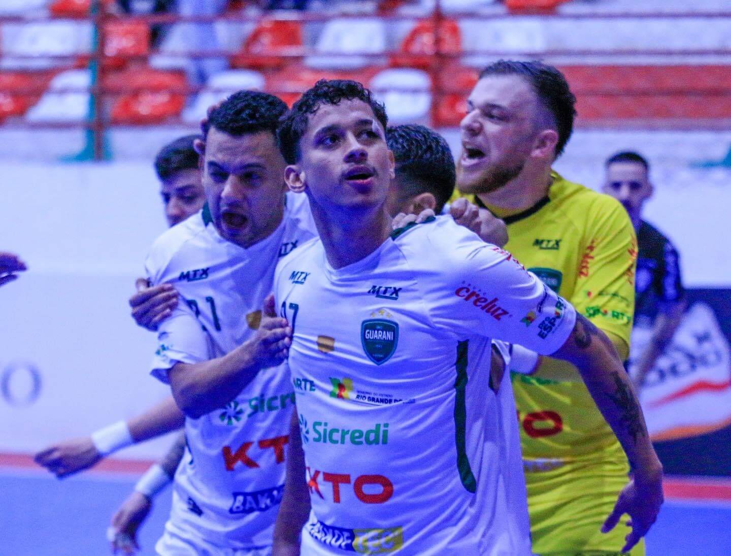 Capa Guarani goleia Lagoa na ida das oitavas de final do Gauchão de Futsal