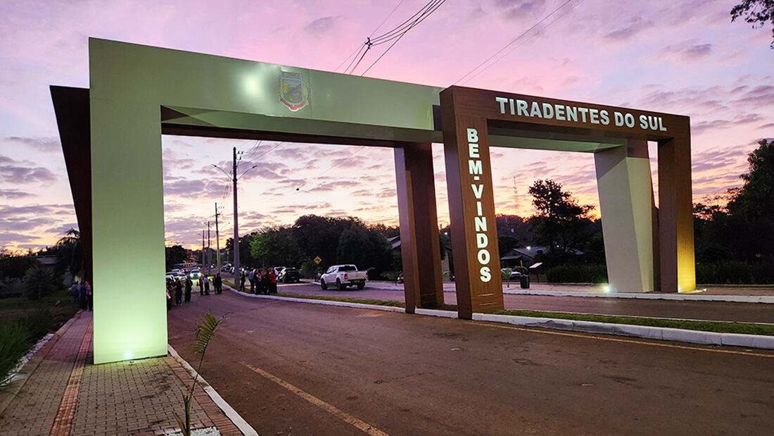 Capa Novo pórtico é inaugurado em Tiradentes do Sul