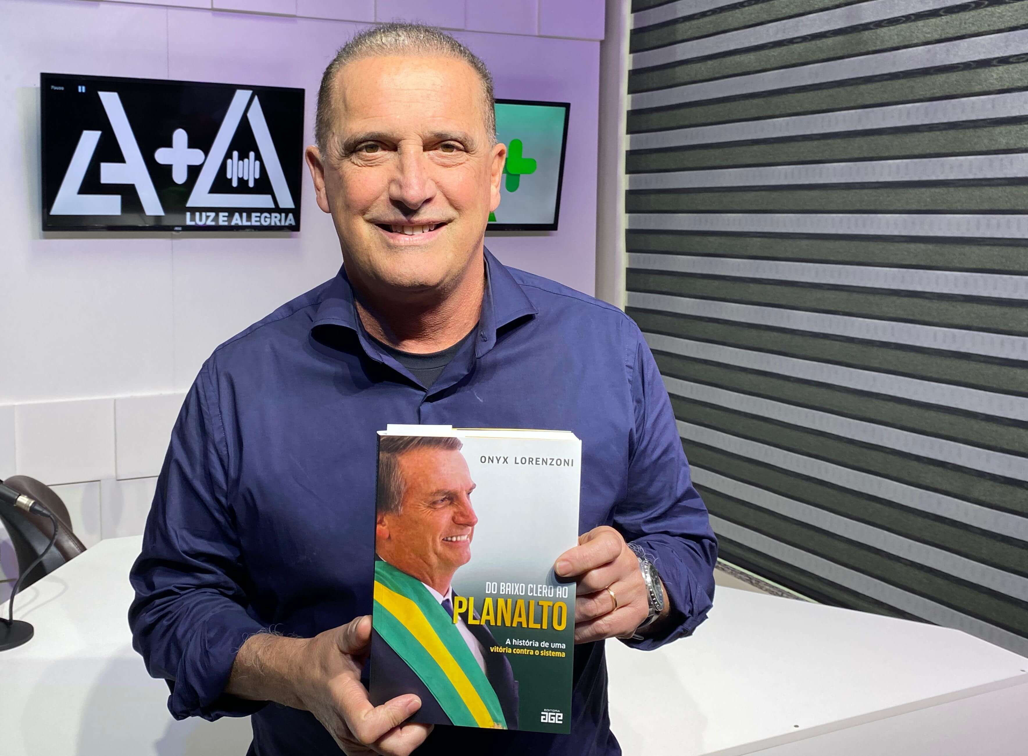Capa Onyx Lorenzoni lança livro em FW e concede entrevista exclusiva no Complexo LA