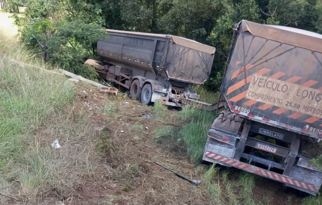Capa Identificadas mãe e filha mortas em grave acidente na BR-386 em Tio Hugo