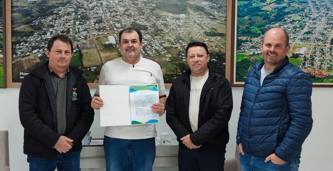 Capa Planalto assina contrato para reforma e ampliação da Praça Matriz