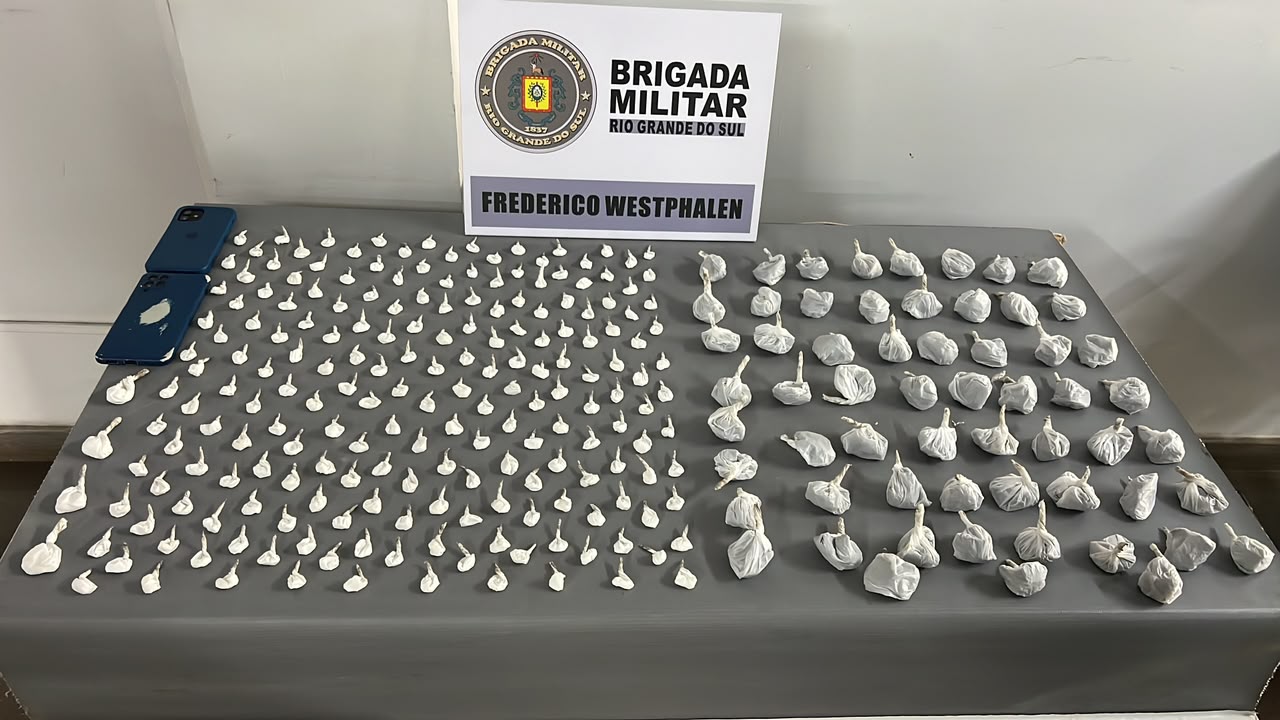 Capa BM prende traficantes com mais de 200 buchas de cocaína e 60 porções de maconha em FW