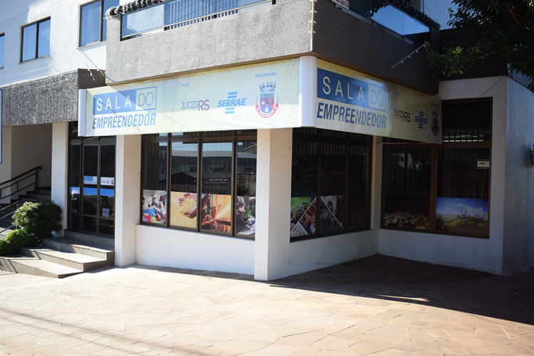 Capa Inscrições abertas para os primeiros cursos profissionalizantes da Sala do Empreendedor de FW