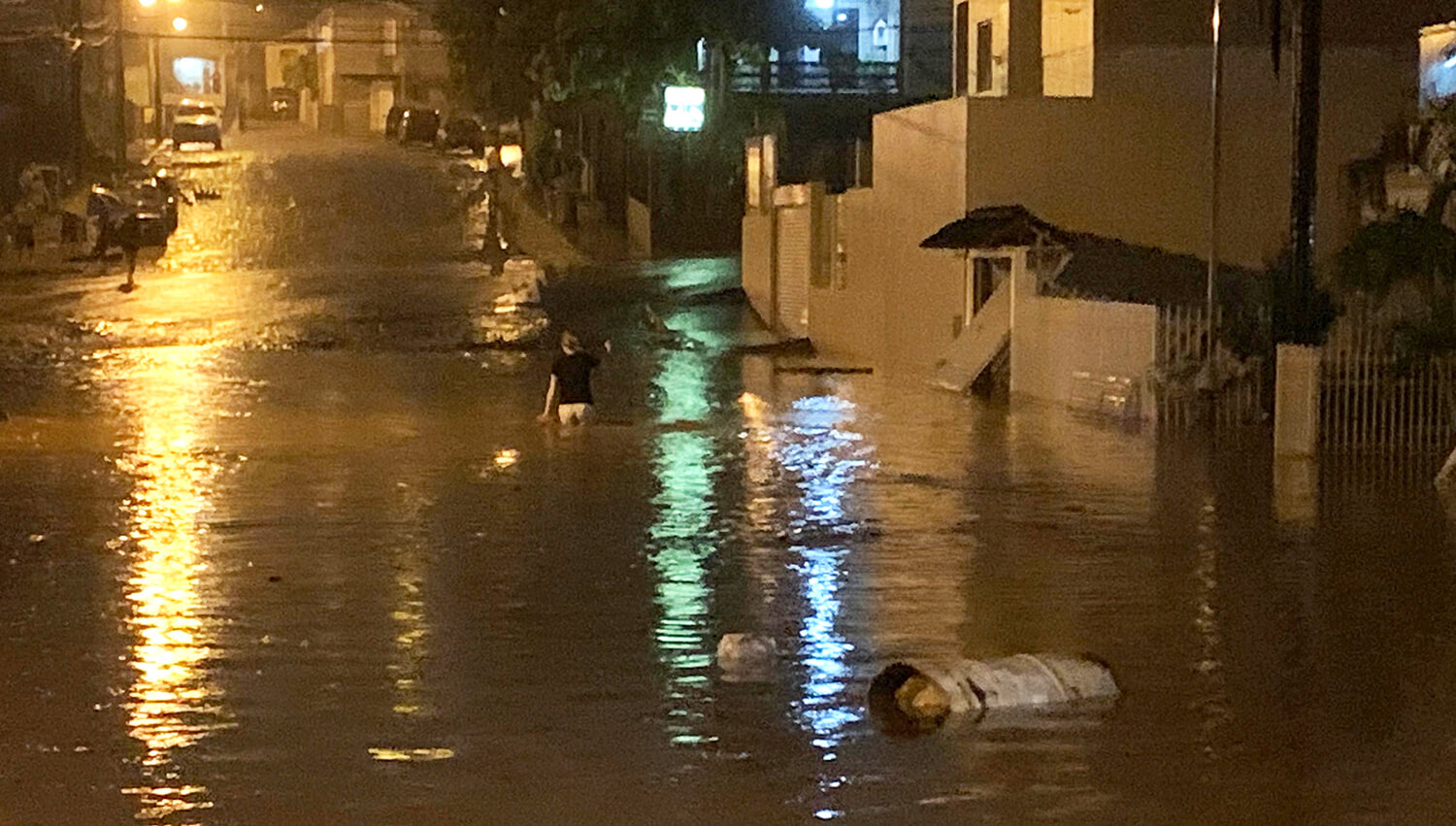 Capa Frente fria intensa trará mais chuva forte e vendavais ao Rio Grande do Sul