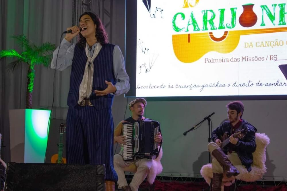 Capa 20º Carijinho terá 31 apresentações locais no dia do município, confira quem sobe ao palco do Centro Cultural