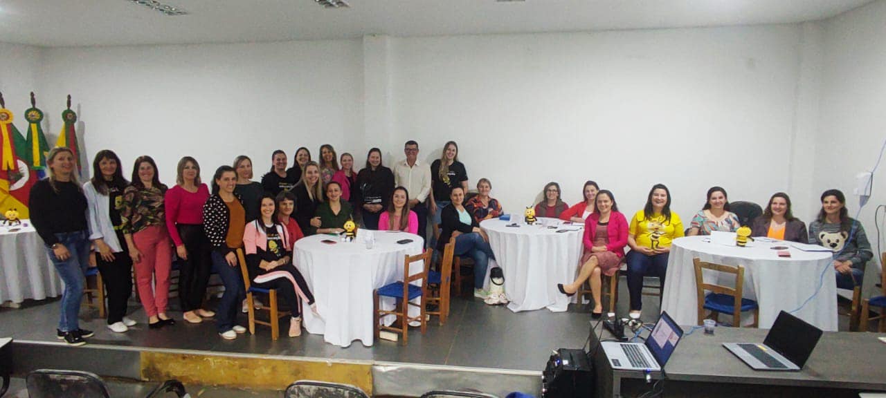 Capa Caiçara: escolas municipais participam de formação para Habilitação Inicial do programa União Faz a Vida