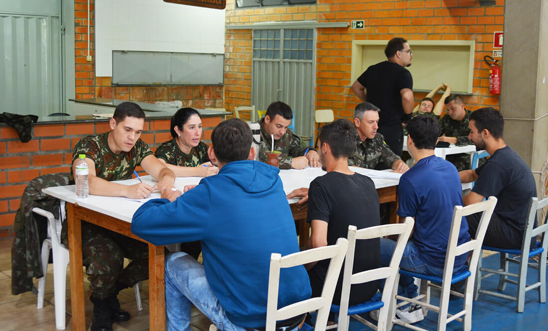 Capa Jovens passam por seleção complementar do Exército em Frederico Westphalen