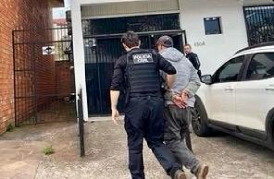 Capa Tentativa de feminicídio: MPRS denuncia homem que jogou combustível em mulher em Ijuí