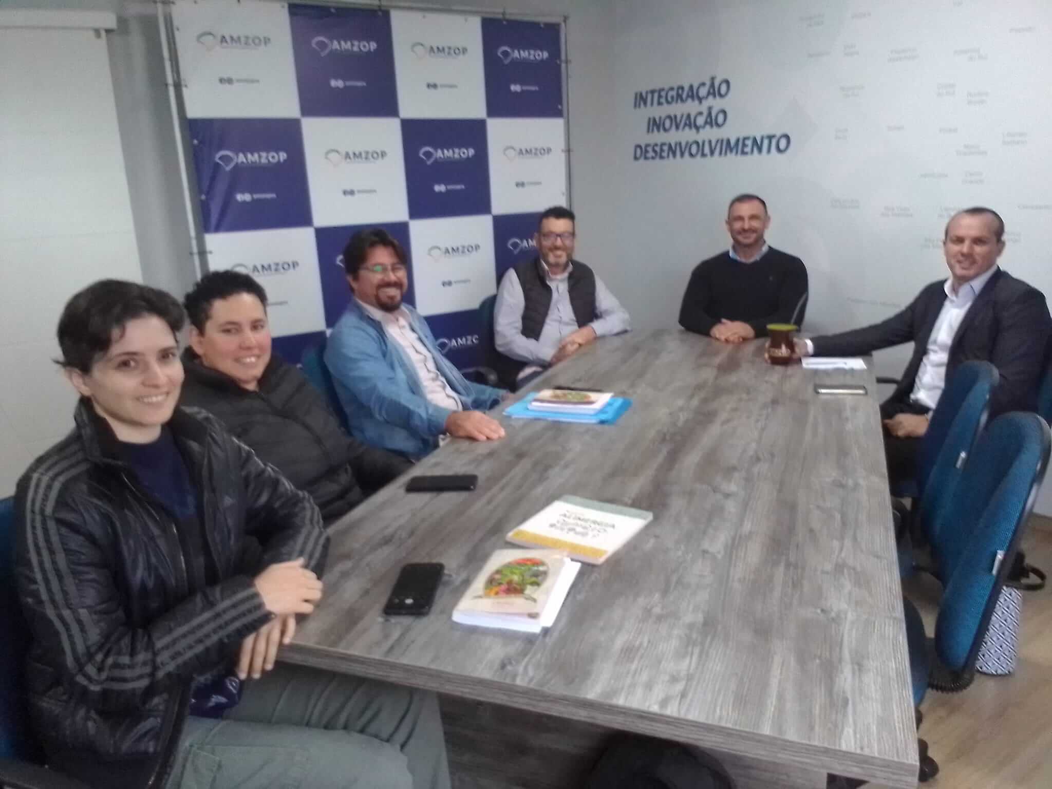 Capa AMZOP recebe membros para apresentação do Centro de Cooperação Ambiental