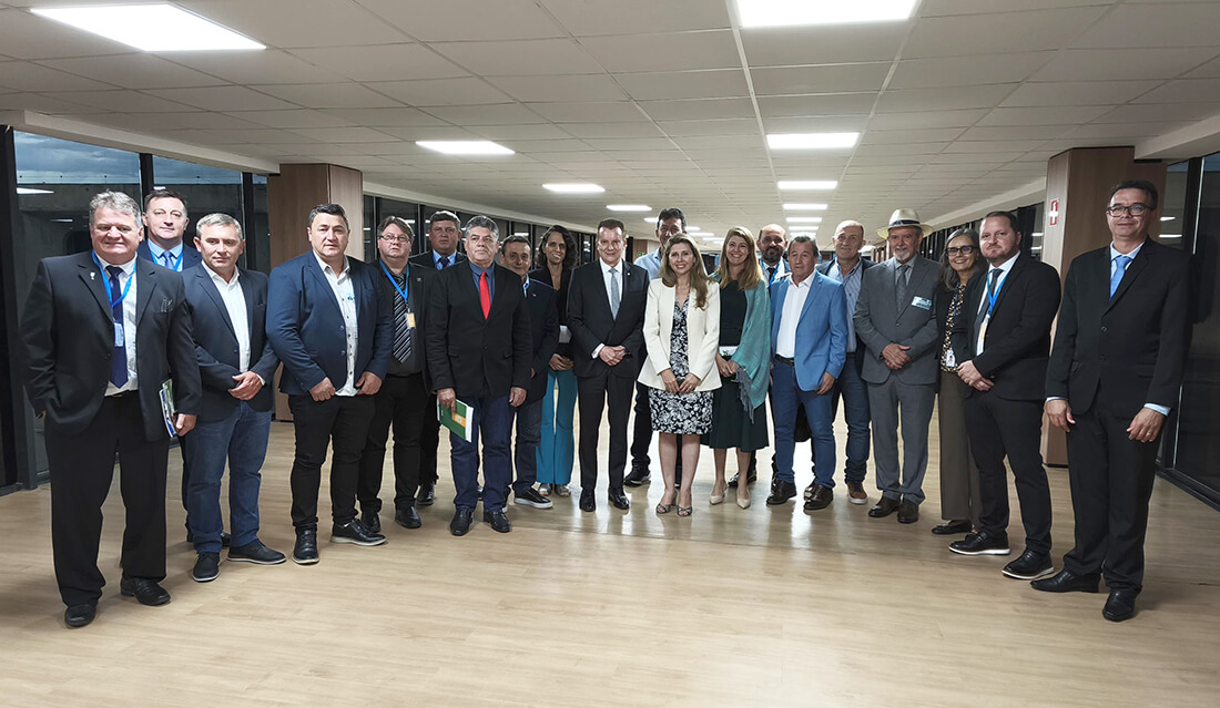 Capa Autoridades discutem construção de ponte entre Brasil e Argentina em audiência no Itamaraty