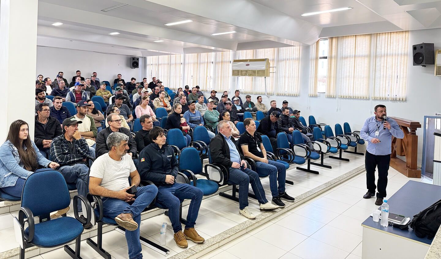Capa Palmitinho discute recuperação do solo rural com Programa Operação Terra Forte