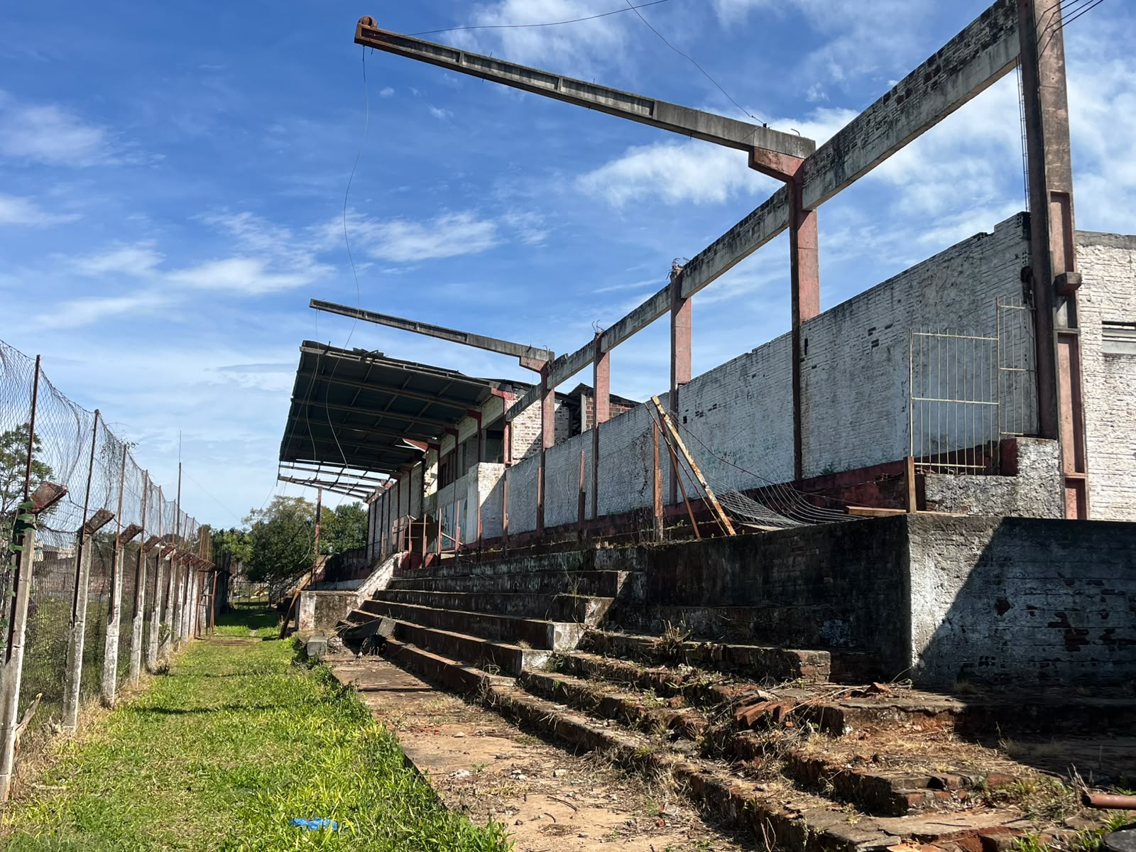 Capa Justiça reconhece domínio público do Estádio Luciano Ferreira Martins em Palmeira das Missões