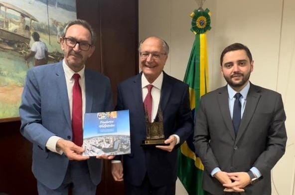 Capa Prefeito de FW e Vice-governador do RS cumprem agenda com o Vice-presidente Geraldo Alckmin