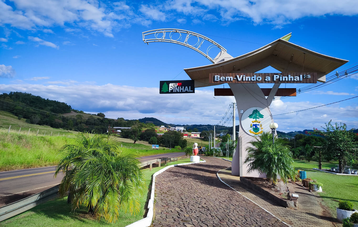 Capa Pinhal comemora mais um grande avanço na educação