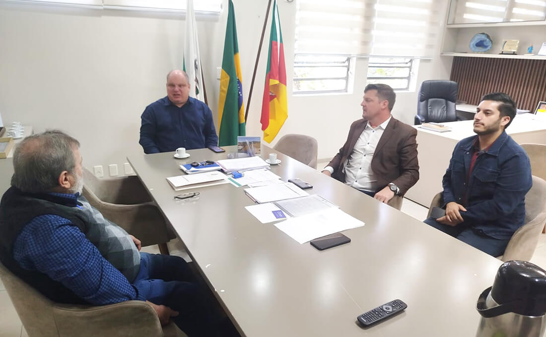 Capa Desenvolvimento regional é pauta de encontro entre prefeitos de Frederico Westphalen e Seberi