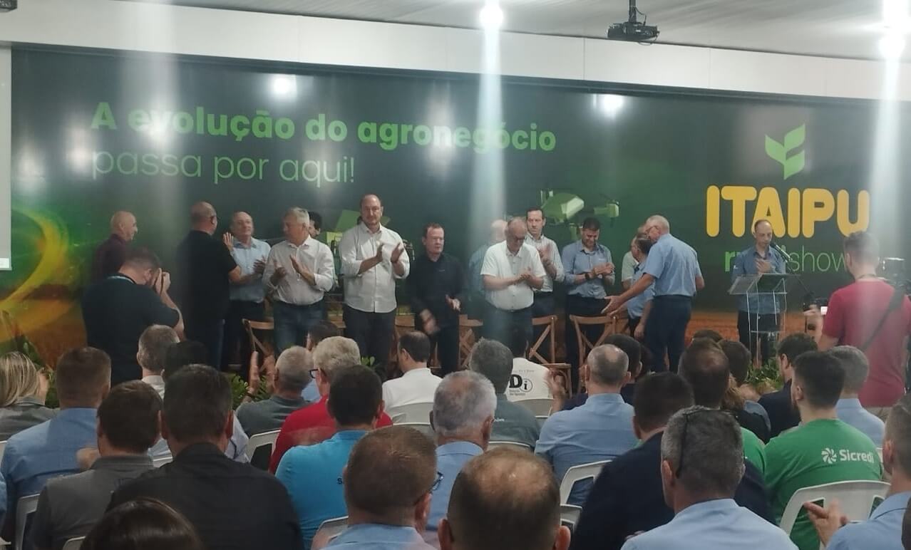 Capa 25ª edição do Itaipu Rural Show é lançada em Pinhalzinho/SC