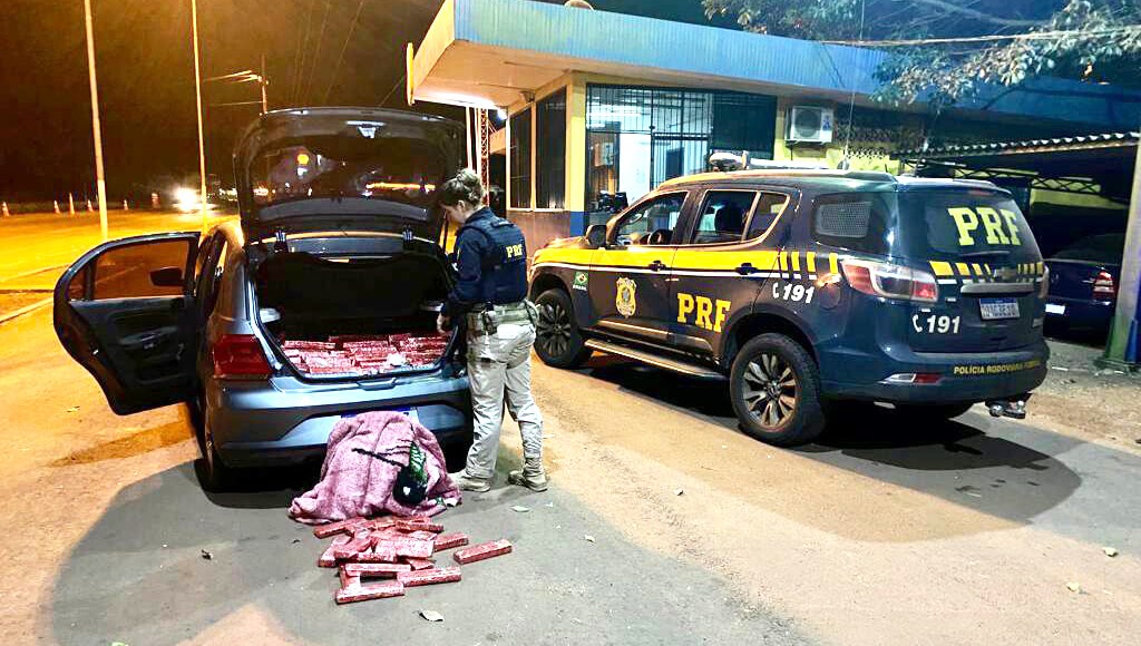 Capa PRF prende traficante com 200kg de maconha e recupera veículo roubado