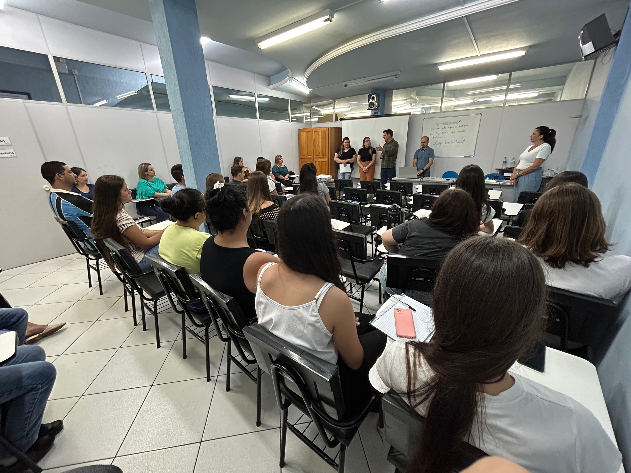 Capa Seberi: administração participa de aula inaugural da UAB